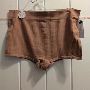 1 Item NWT Danskin Size L Pink-Rust Color Ribbed Ladies Briefs 14" Wide/Stretchy
